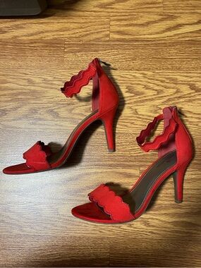 Worthington Red Scalloped High Heels